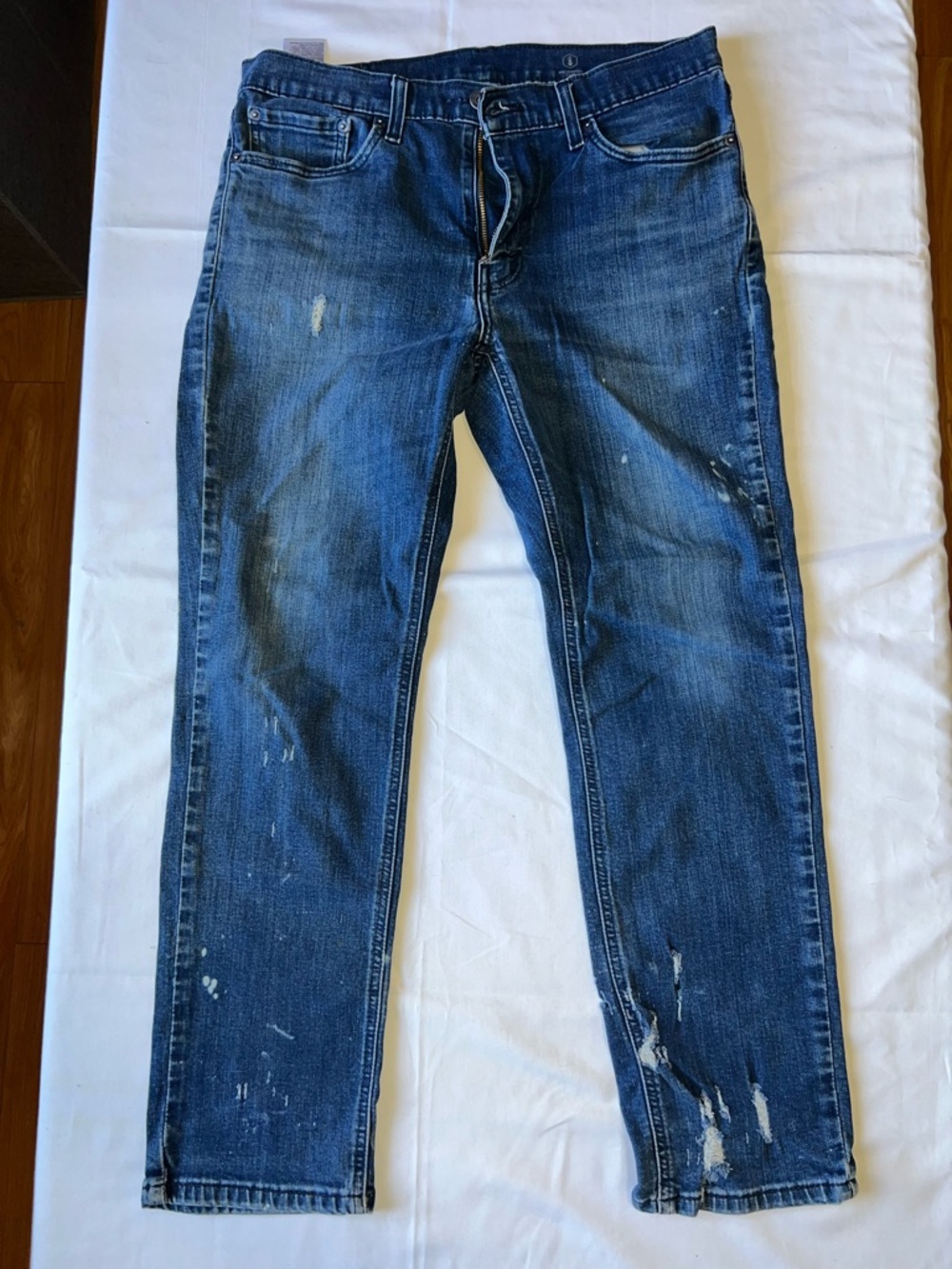 Levis 541 33x30 Distressed Athletic Jeans